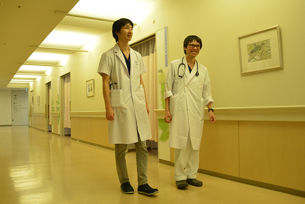 同期の後期研修医とこれから外来診療へ