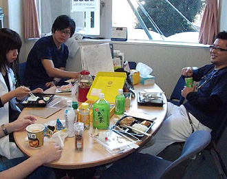 食事で医師と一緒にコミュニケーション。